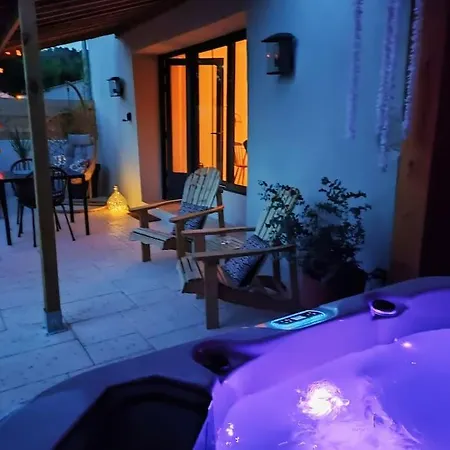 *la Mariposa* Jacuzzi . Terrasse. Parking Portel-des-Corbieres