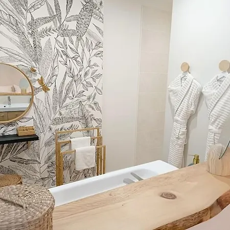 *la Mariposa* Jacuzzi . Terrasse. Parking Appartamento