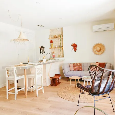 *la Mariposa* Jacuzzi . Terrasse. Parking Portel-des-Corbieres